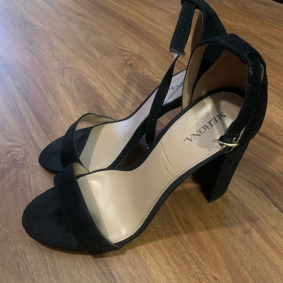 Black Heels - Picture 3 of 3